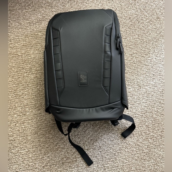 Nomatic x McKinnon Camera Pack 25L + ACCESSORIES - Picture 2 of 11